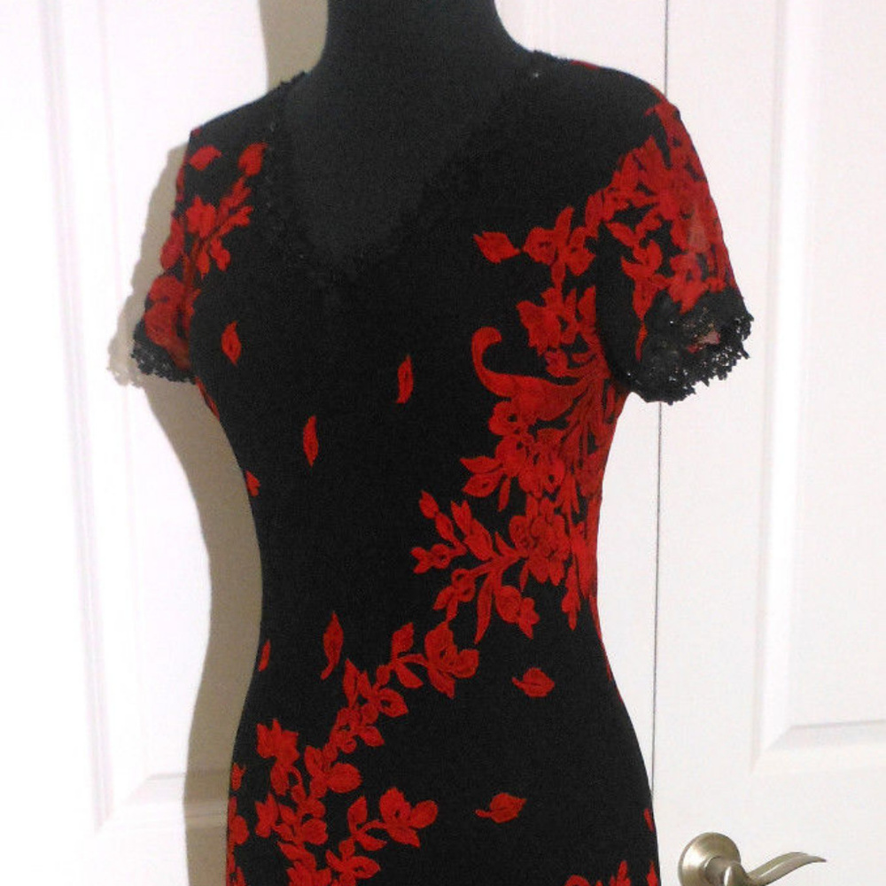 Elegant Black and Red Floral Maxi Dress